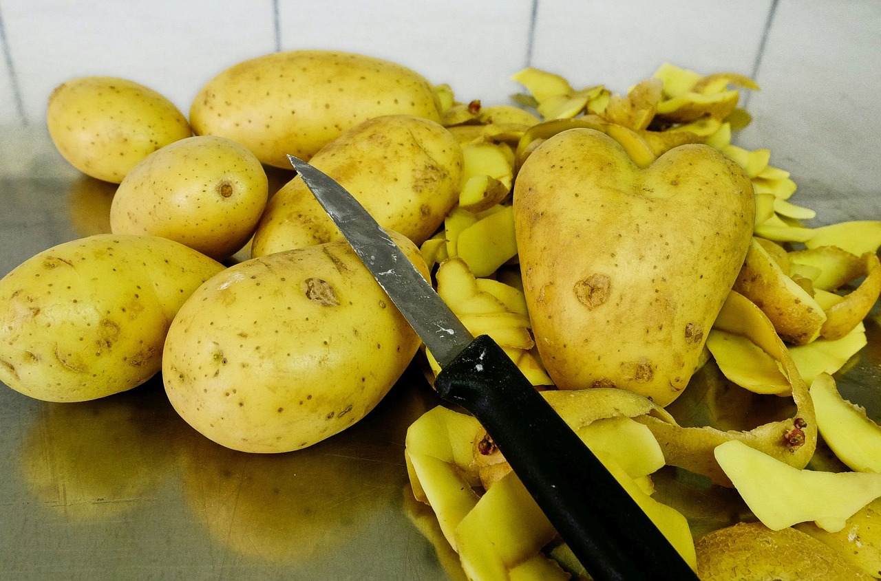 探秘土豆发芽，安全食用指南与健康隐患解析